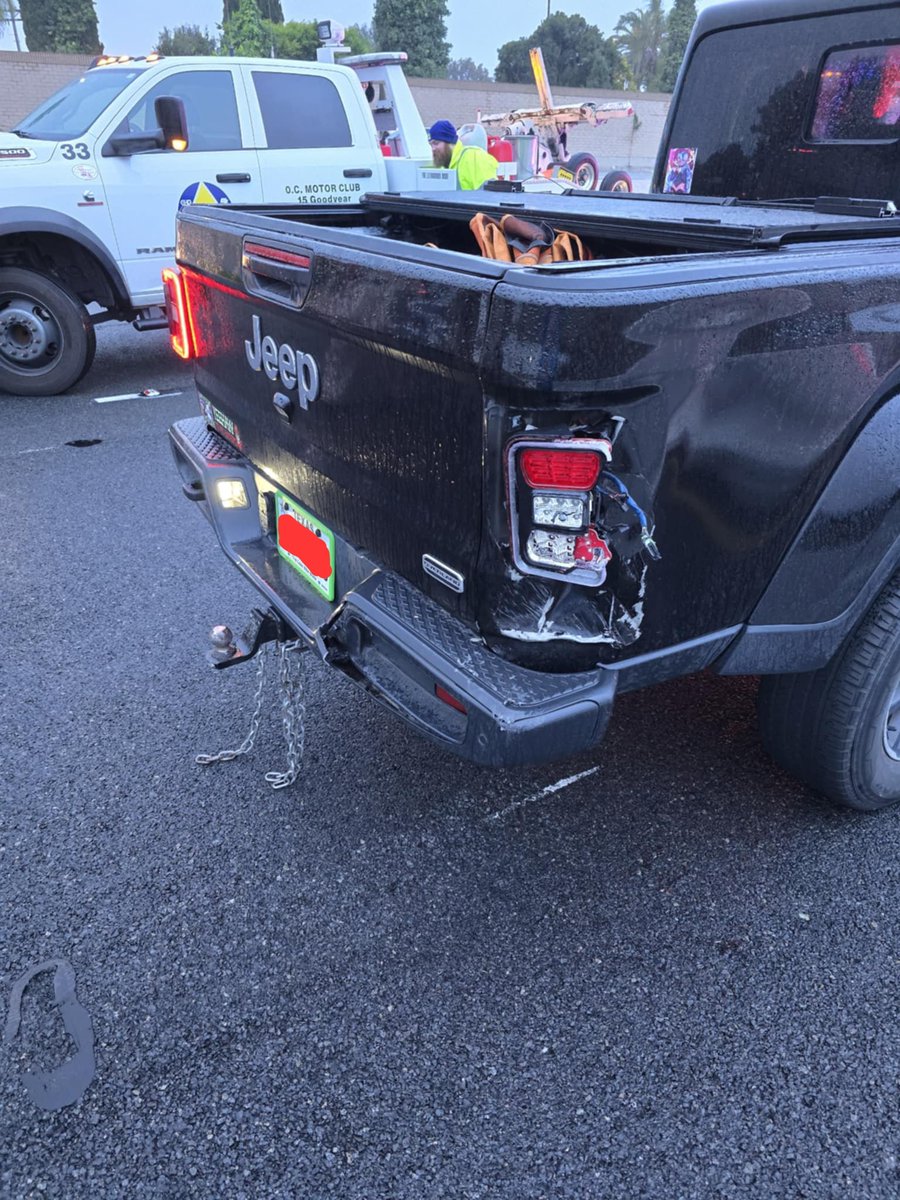 DeadBombArt's tweet image. Heyy, I've never been one to ask for donations... but I will ask for a little extra business in our shop!

The rainy weather in Cali led to an accident, and our trailer flipped over.

Any shop support will help us repair/replace what we need to before TFF and FWA. 😩💔🙏