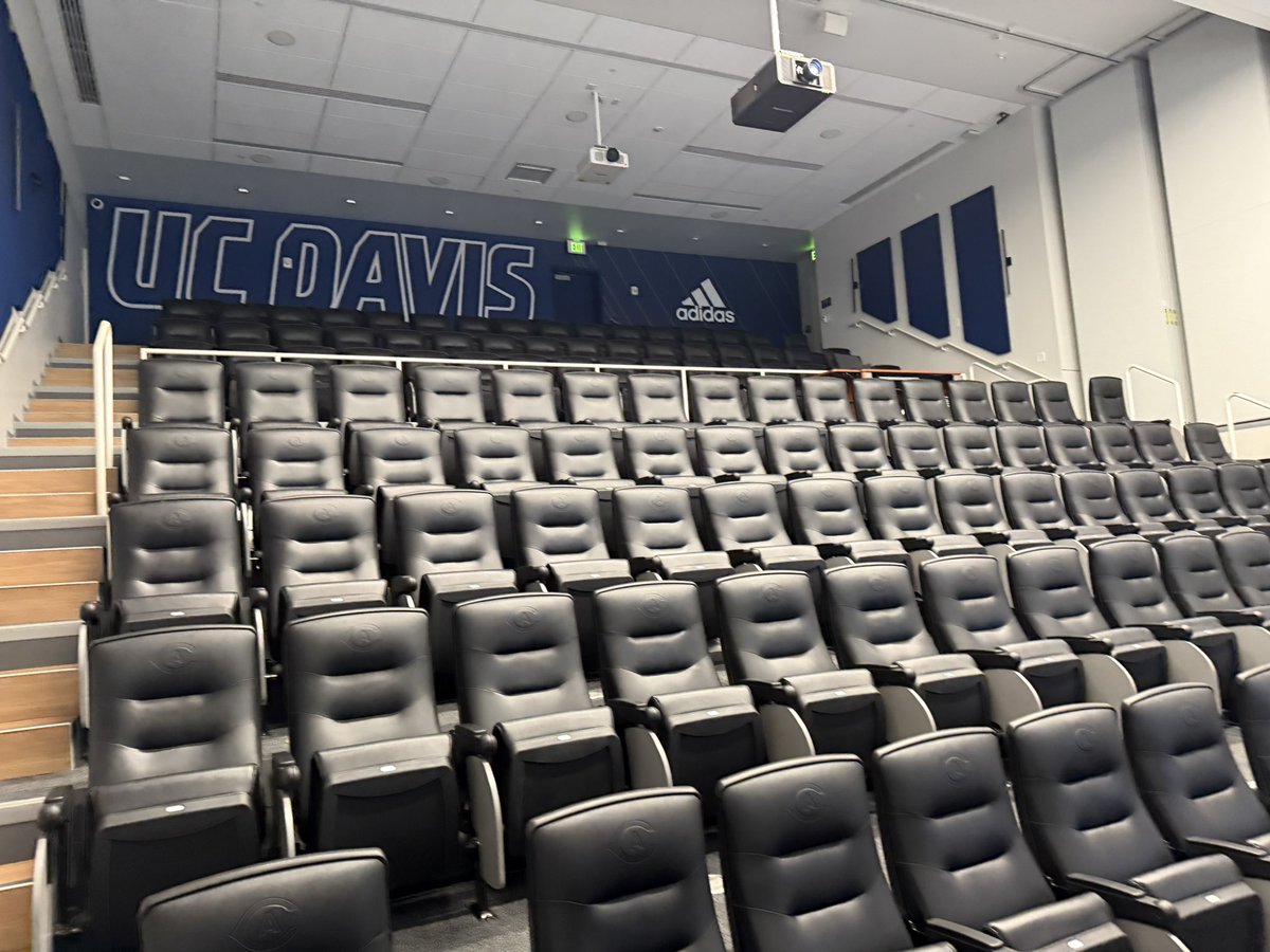 jodeedrews's tweet image. Thank @CoachD_Jordan @UCDfootball for having me in for a visit. Had a great time meeting the coaching staff, watching OTA’s, touring the campus and a chance to watch the pro day. 🙏🏽 #FindJoy #GoAggies