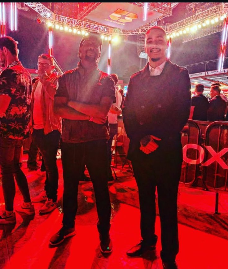 RiKO_Boxing's tweet photo. Ladies & Gentleman for 1 night ONLY
#TalkIsTweet x #BANTERnBOXING
9:30pm UK Time | The return of a true #Boxing Twitter LEGEND: @raks_story
https://t.co/Di9Y5y1dWC