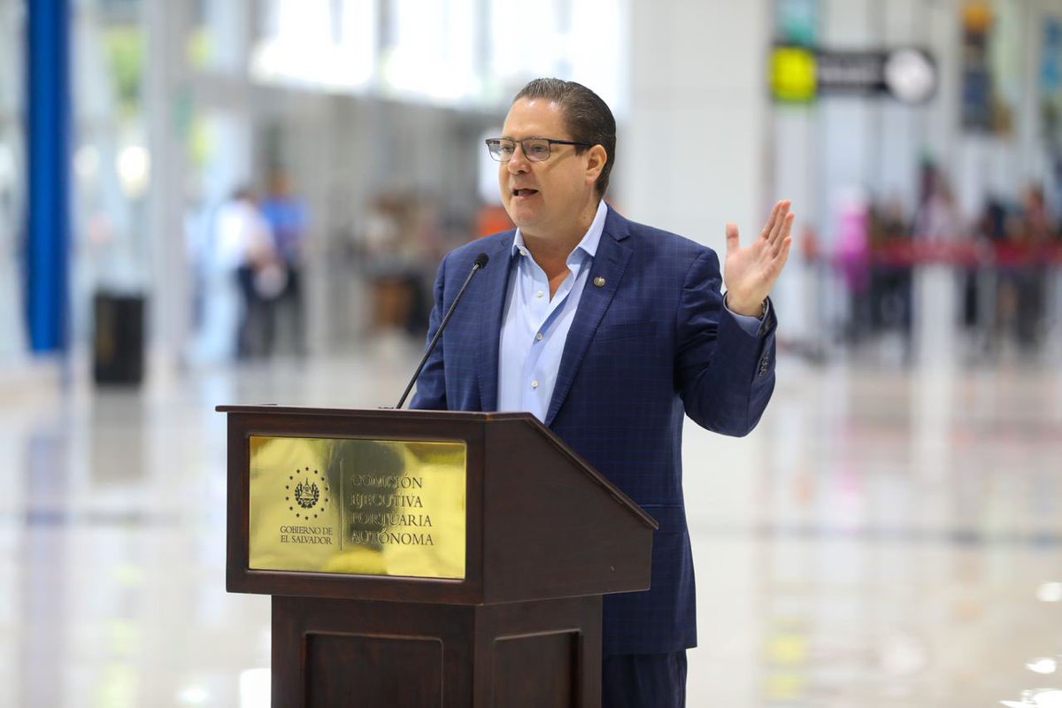 anliker1980's tweet image. Seguimos modernizando el Aeropuerto Internacional de El Salvador. Hoy inauguramos la nueva terminal de Check In. Una terminal que viene a dinamizar el flujo de pasajeros con tecnología de punta. Seguimos y seguiremos trabajando para ser el aeropuerto más grande, seguro,moderno y…