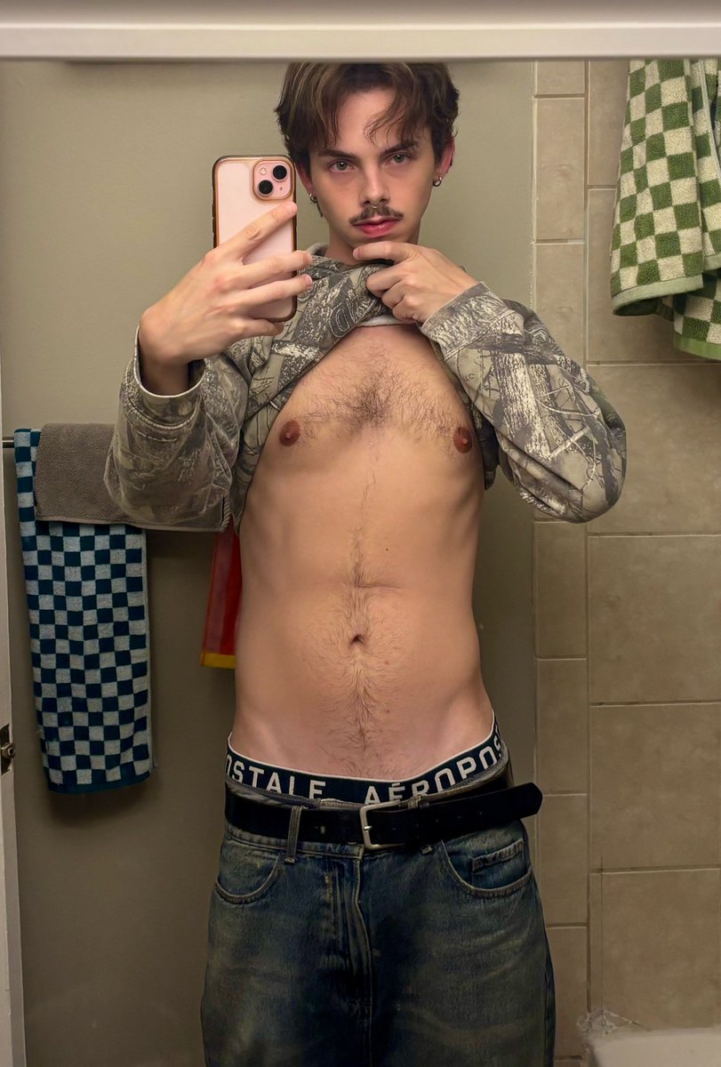 juulvector's tweet image. wait wait waitttt..