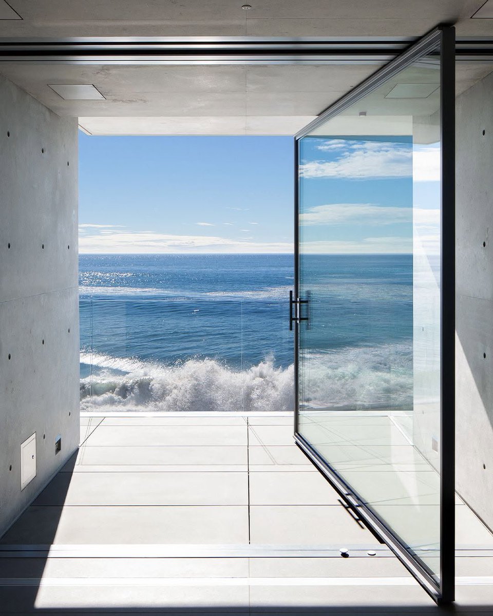 IN CONTRACT // 24844 Malibu Road, Malibu CA

Last Asking Price: $39,000,000
__
An architectural tour de force and only one of the few private homes in the United States designed by the renowned Pritzker Prize-winning Japanese architect, Tadao Ando.
__
#NestSeekers #Malibu
