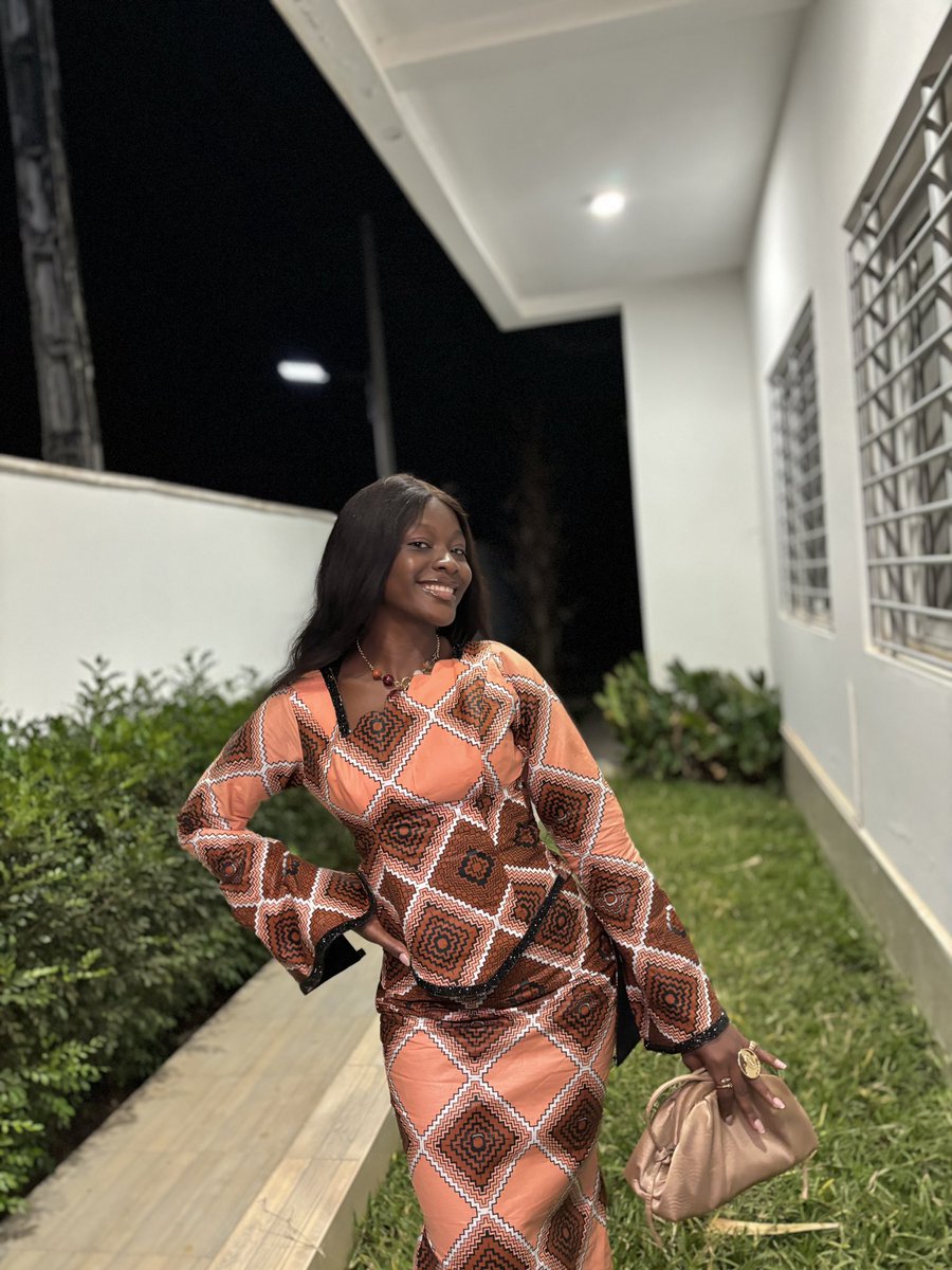 edeelynnaaaa's tweet photo. #EID25🤭🤎 https://t.co/RXnPtU7YYC