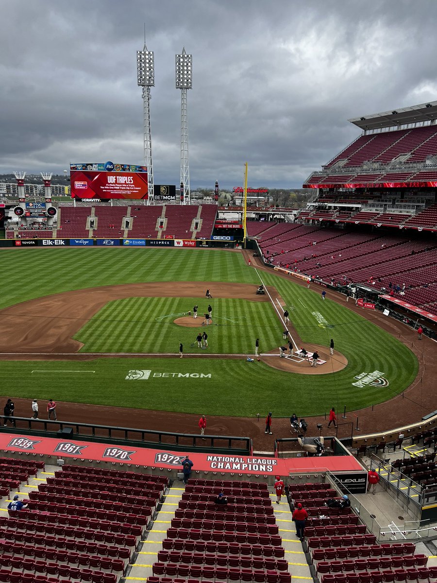 JenniJean17's tweet image. Reds game with Dad! We have pretty good seats and got to go in the dugout on our tour this afternoon.  #SpringBaseball