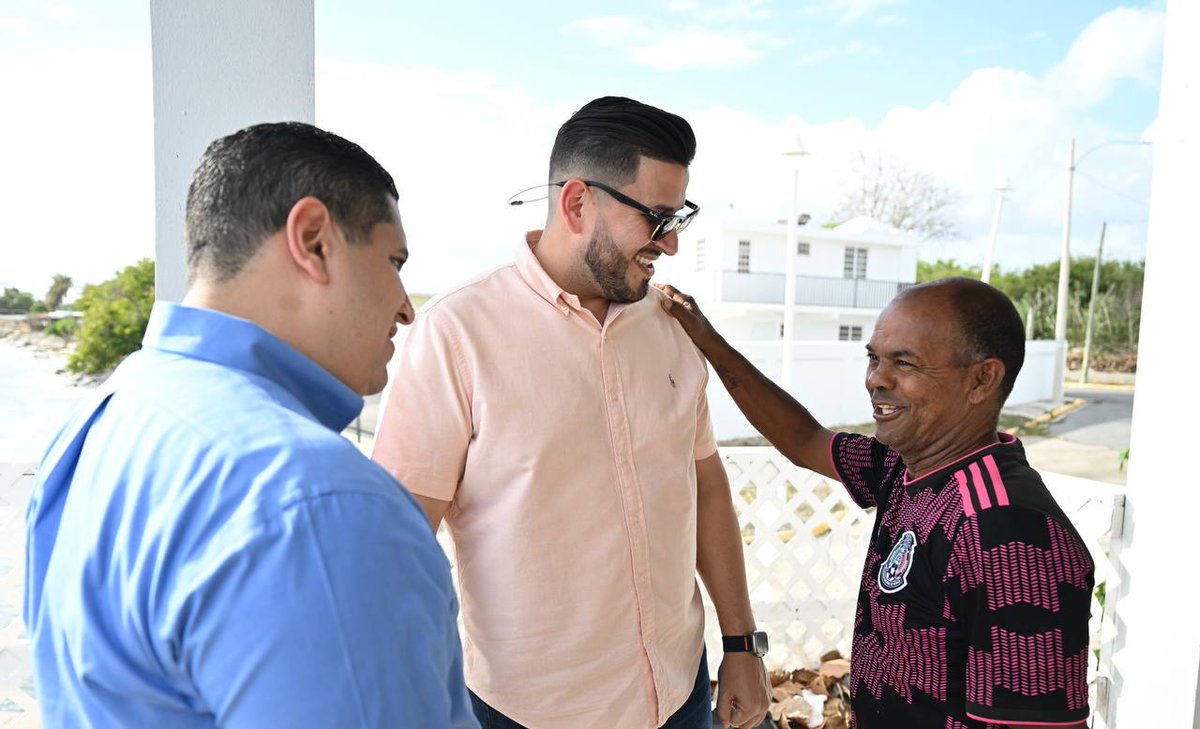 DptoAgricultura's tweet image. 🎣 El secretario Josué E. Rivera visitó la Villa Pesquera de Santa Isabel junto al alcalde Meldwin Rivera para dialogar con pescadores y fortalecer el sector pesquero local.📷#AgriculturaPR #SantaIsabel #PuertoRicoProduce