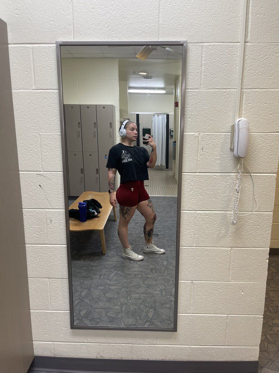 awkkwarddd's tweet image. Just anotha gym post, sue me 🤸