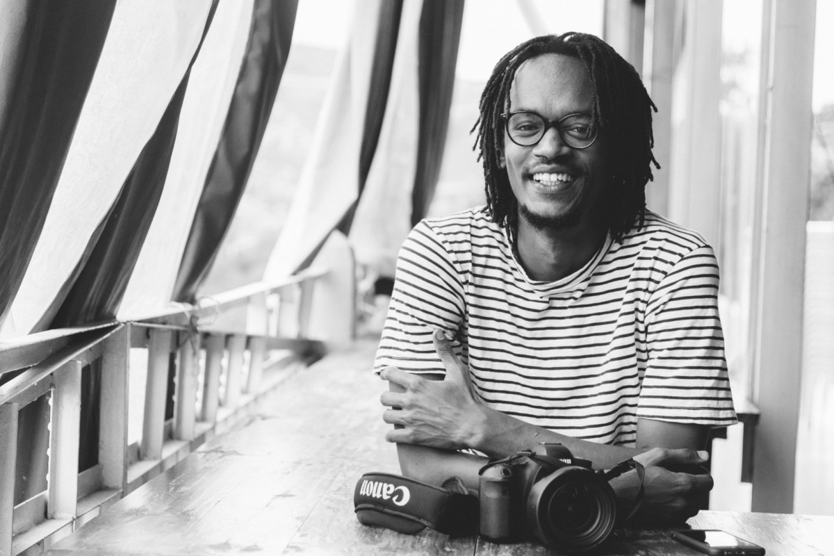 Thread! #Kwibuka31

I was born two months premature.💔

My mum was pregnant with me in 1993. My dad used to drive trucks from Rwanda to Nairobi, Kenya, Uganda, and Tanzania. The Government at that time said he was a spy, so soldiers came to our home to capture him...