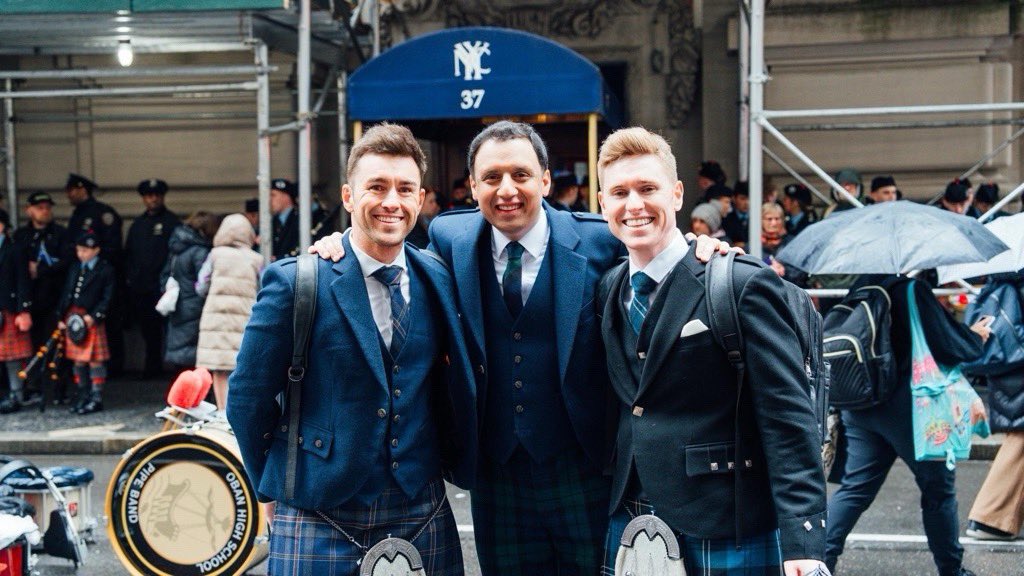 Honoured to meet <a href="/AnasSarwar/">Anas Sarwar</a>, leader of the <a href="/ScottishLabour/">Scottish Labour</a> party , during Tartan Week. His passion for supporting Scottish businesses and entrepreneurs was clear. Grateful for his time, insight, and genuine commitment to growth.

<a href="/scottishcare/">Scottish Care</a> <a href="/CareInspect/">Care Inspectorate</a> <a href="/P_H_S_Official/">Public Health Scotland</a>