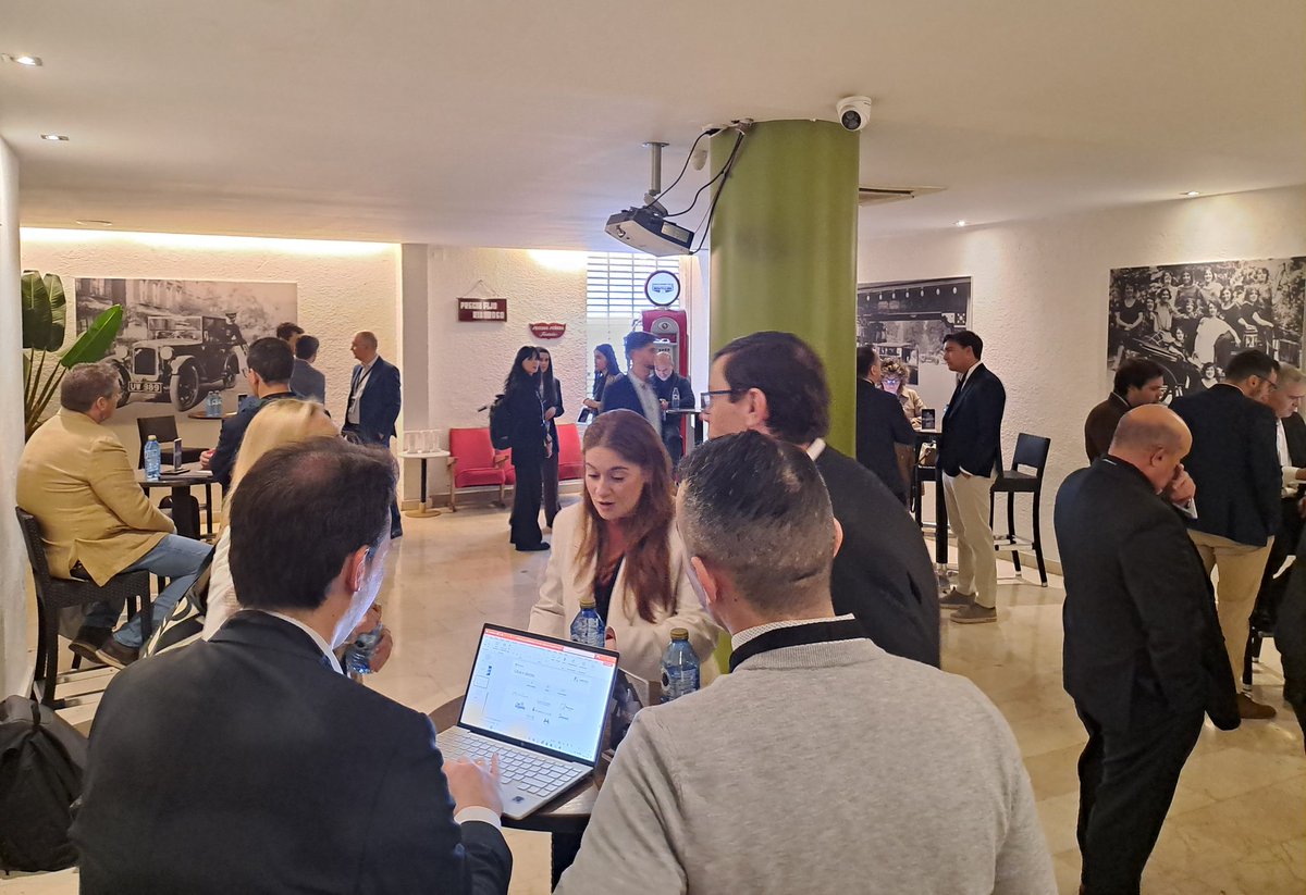 Contact Center Hub (@ccenterhub) on Twitter photo 🤩 ¡Ya estamos en marcha! El primer Learning Experience conjunto con <a href="/tecnohotelnews/">TecnoHotel</a> acaba de arrancar. 🙌🏻
Antes de disfrutar de las ponencias de los expertos, los asistentes participan en una sesión de Speed Dating para conocer las nuevas tendencias. 🤩 ¡Ya estamos en marcha! El primer Learning Experience conjunto con <a href="/tecnohotelnews/">TecnoHotel</a> acaba de arrancar. 🙌🏻
Antes de disfrutar de las ponencias de los expertos, los asistentes participan en una sesión de Speed Dating para conocer las nuevas tendencias.