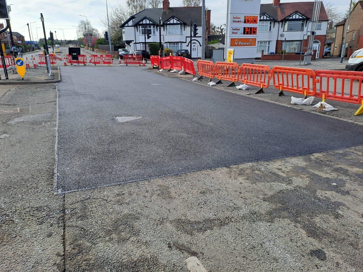 Emergency Works, Vicars Cross Road, Chester
We were called upon to assist with urgent repair works. Our specialist machine-lay crew mobilised quickly and completed 120m² of high-quality resurfacing by Friday 4th April, ensuring the road was made safe for residents and road users.