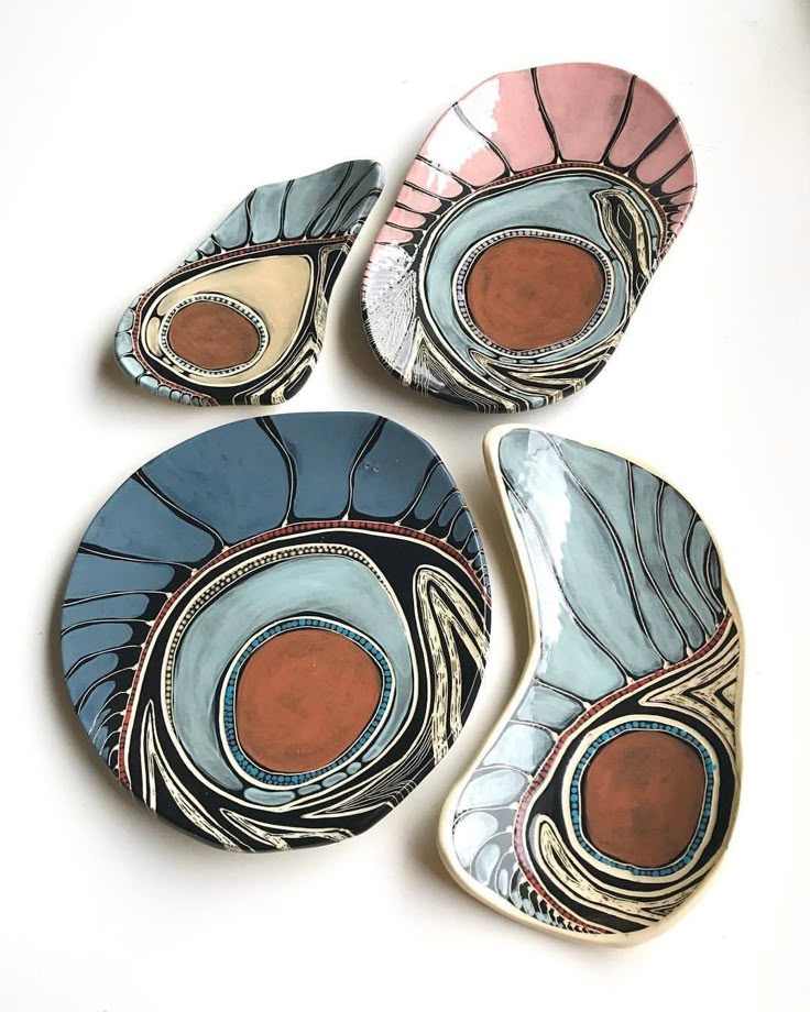 womensart1's tweet image. Penny Evans, ceramic and mixed media artist who creates works that embody her Australian Aboriginal Kamilaroi/Gomeroi cultural heritage #WomensArt