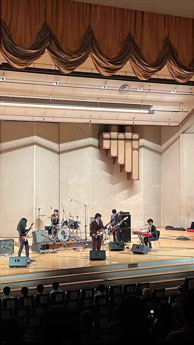 ＼\AOYAMA ROCK FESTIVAL2025/／

ただいま5バンド目の
betcover!!(<a href="/AmigoAmigaNext/">AmigoAmiga軽音楽愛好会</a> )
が演奏中です！

#春から青学 #春からAGU  #青学 #ARF2025 #青学軽音 #春から青学軽音  #新歓 #青学新歓