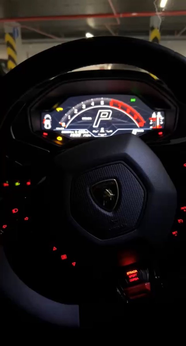 Jetzt geht’s bei entspannten 36 Grad zum Mittagsessen, Geschäftspartner lädt heute ein🫶