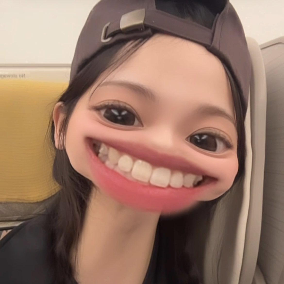 ojjing_eo's tweet photo. “minjeong who will play with me forever hohohoho” 

rumour has it that i’m still laughing till this day https://t.co/QLDmd818Pa