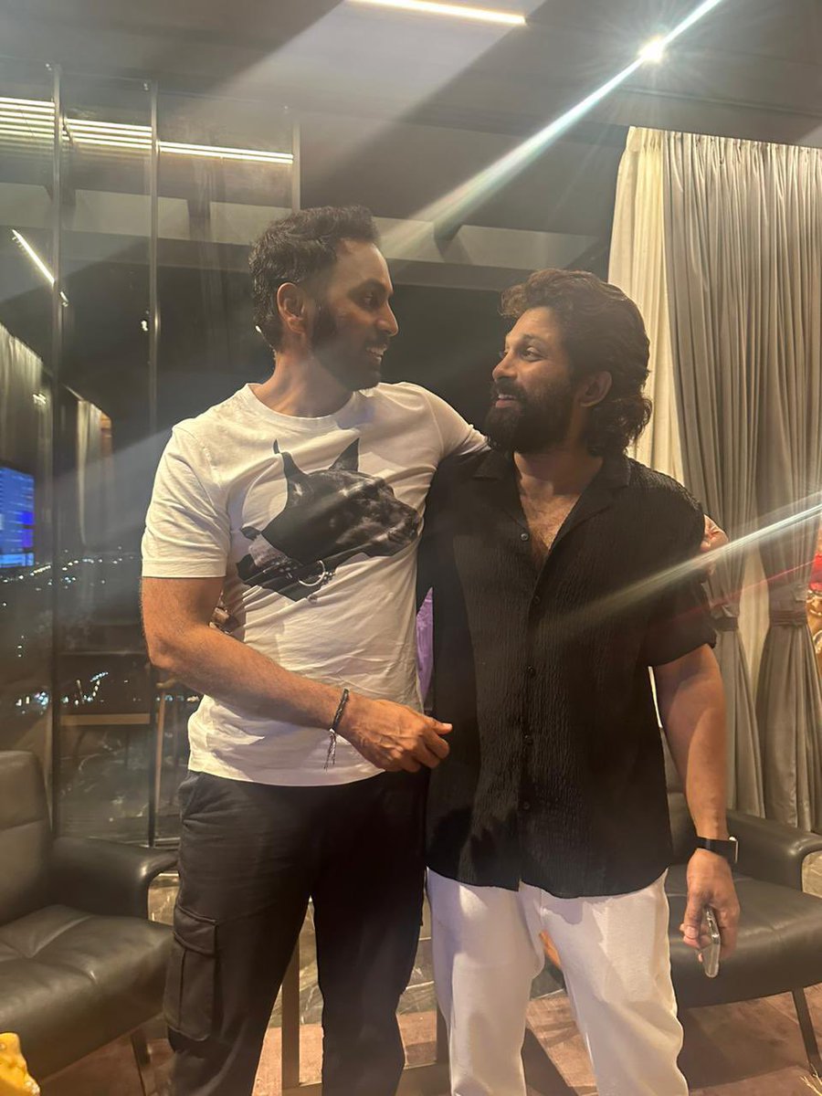 Silpa Ravi Reddy (@silparavireddy) on Twitter photo Dear <a href="/alluarjun/">Allu Arjun</a>,
Proud of your grit, your passion, and the fire you bring to everything you do.
Wishing you nothing but success, strength, and happiness always.
Happy Birthday brotherrr โค๏ธ Dear <a href="/alluarjun/">Allu Arjun</a>,
Proud of your grit, your passion, and the fire you bring to everything you do.
Wishing you nothing but success, strength, and happiness always.
Happy Birthday brotherrr โค๏ธ