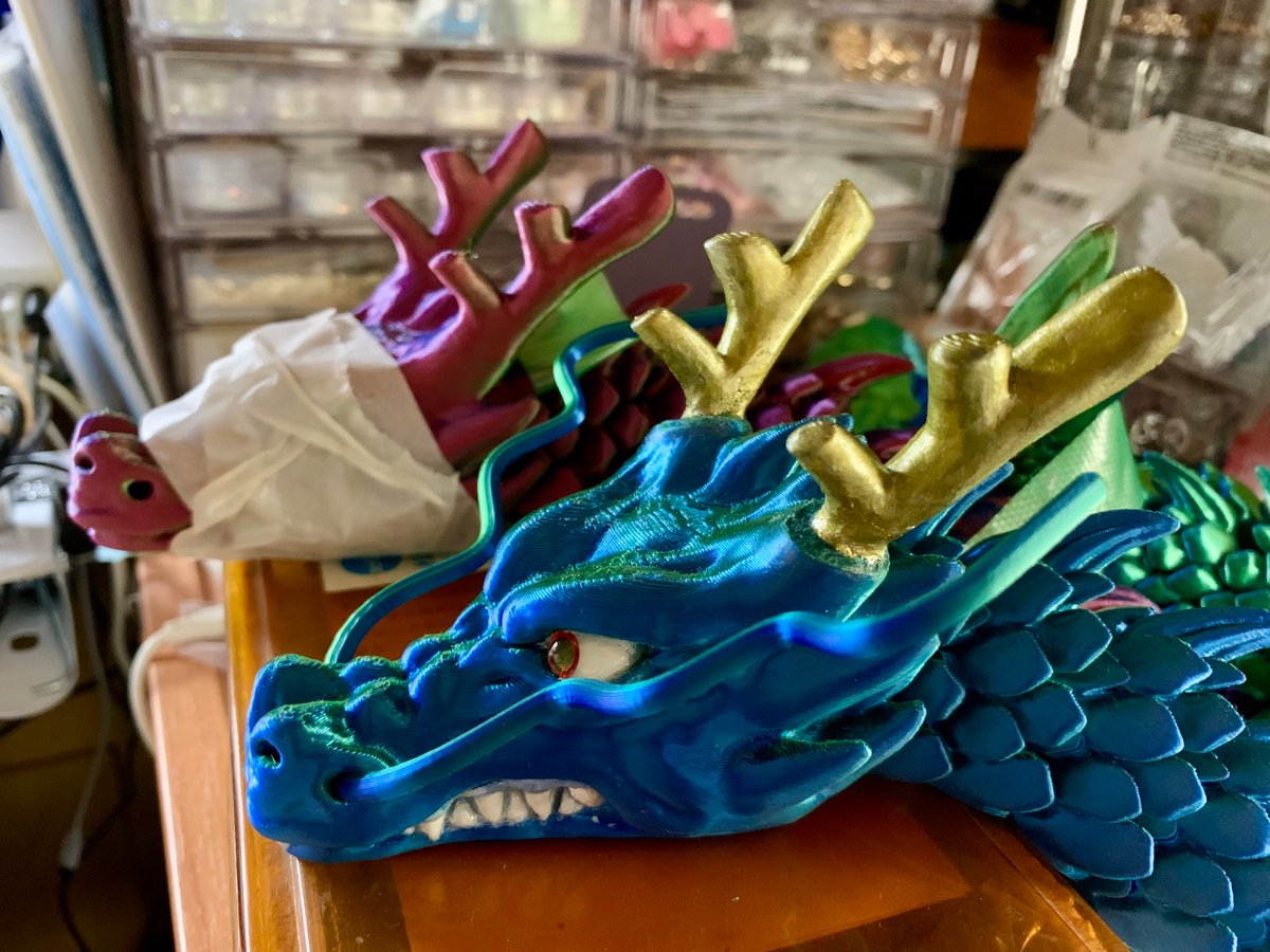 BlackHeartSa0's tweet photo. 龍🐉🐲に限らず角のが生えてる生き物の
「座」って大事だと思う
最近この「座」が無くて唐突に角が
スルンって生えてるのが多い😩
やはり「座」があると安定感があってカッコ良さ10万倍盛りなのでので泣く泣く掘り出し作業

#龍　#龍神　#🐉　#🐲
#自在　#フィギア　#レジン https://t.co/FlgGvzHOLA