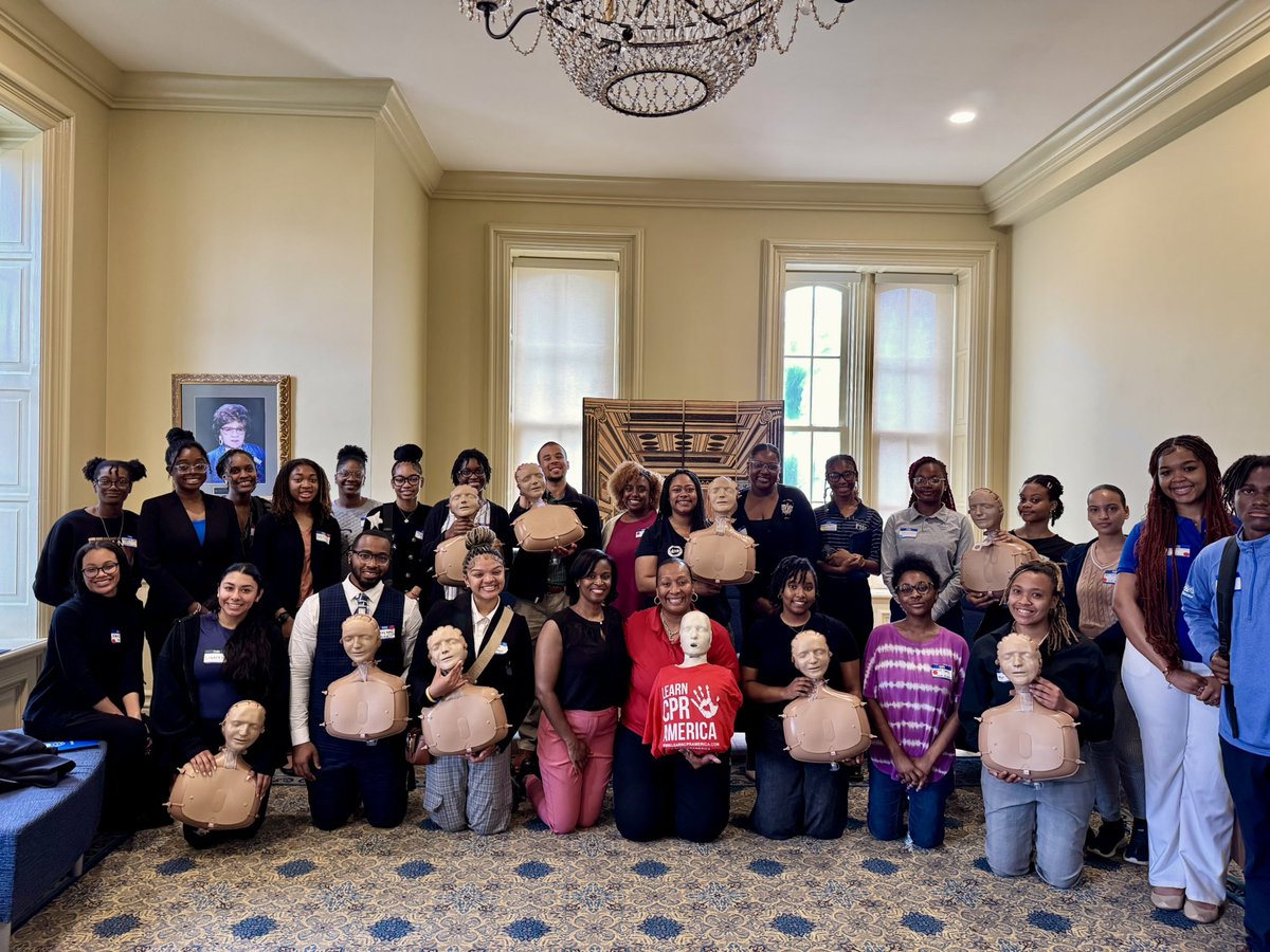 KatherineYBrown's tweet image. 4/5/2025 Honored to speak at Fisk University’s Health Professions Day on allied health, occupational therapy, CPR &amp;amp; for mentorship roundtable @ lunch. Congrats planning team. Job well done!
#FiskUniversity
#HealthProfessionsDay
#DrKatherineYBrown
#LearnCPRAmerica
#kybleadership