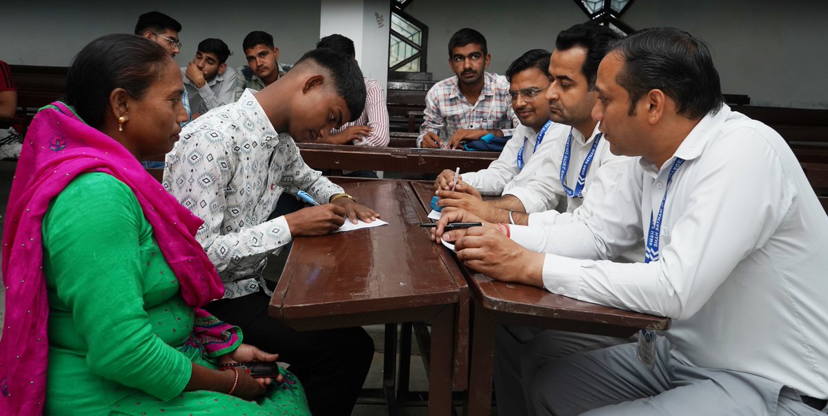 ssjboyscollege's tweet image. A Parent-Teacher Meeting (PTM) was organized at Shah Satnam Ji Boys&apos; College on April 6. During the event, parents discussed their children&apos;s academic progress and concerns with the teachers. Some parents also shared their feedback on the occasion.

#ssjbc #PTM