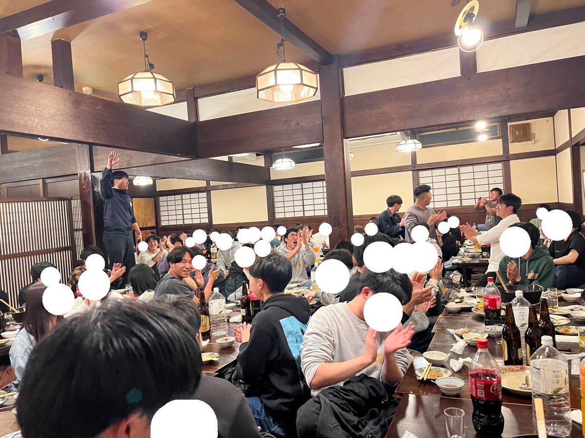 sumrfc's tweet photo. 昨日のご飯会に参加してくれた方ありがとうございました！
今年は約70名の新入生が来てくれてとても盛り上がりました😆
新入生の皆さんと色々なお話が出来て、部員も楽しかったです！
そしてなんと4人が入部宣言してくれました！！！
本当に嬉しいです！これから私たちと一緒にがんばりましょう💪 https://t.co/k6dyxo4bzh