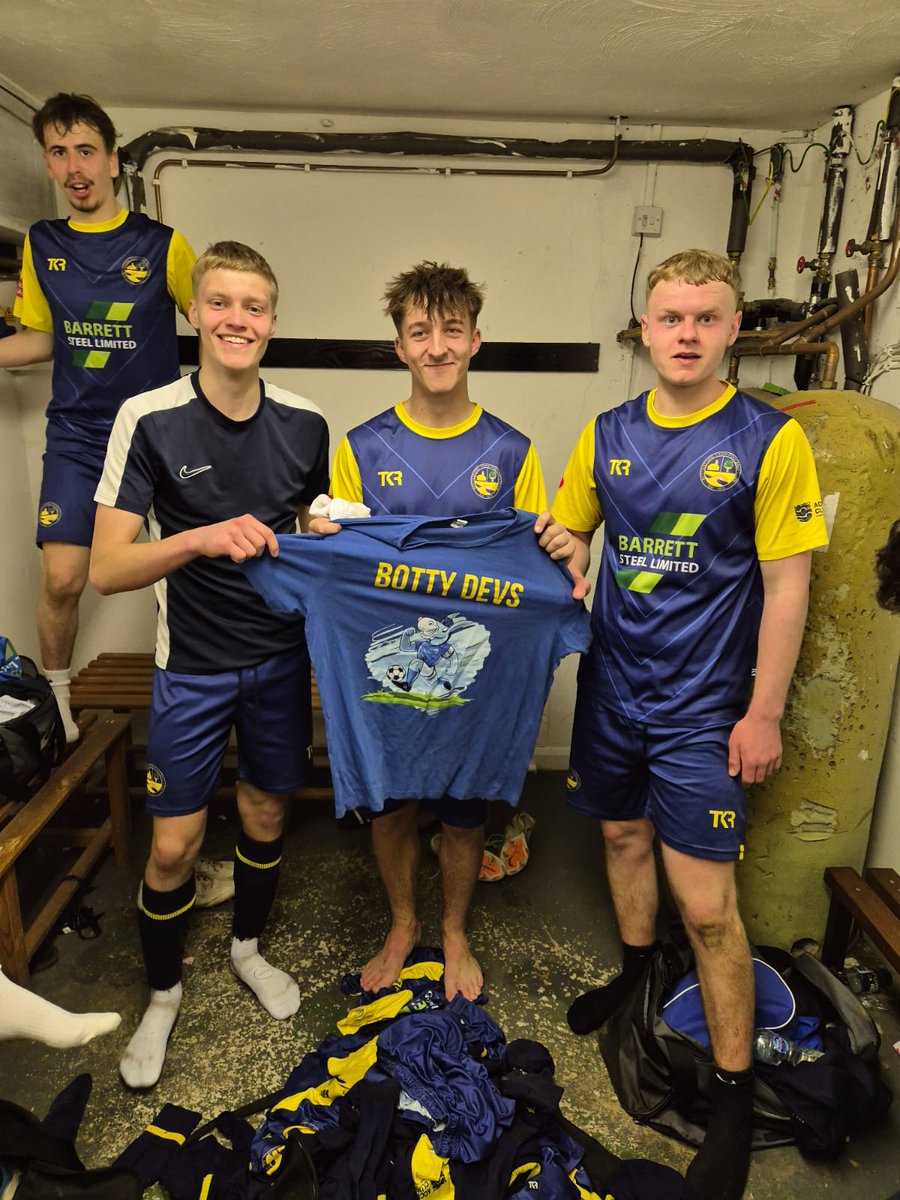 Botty_Dev's tweet image. Goals goals goals never a dull moment!!
No striker, no defenders, no bench, no gaffer! But we get the points!

All the best to Eppy for rest of season. 

MOM to Olly, scored a second half hatrick ⚽️⚽️⚽️

Donkey going to the three amigos, words can't describe these lads!

💙💛