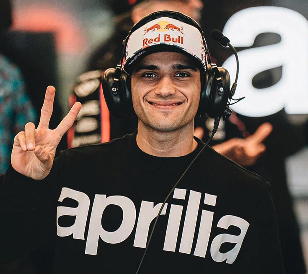 Ah, ça y est, le come-back de Jorge Martín est officiel ! 😍 Le pilote espagnol sera bel et bien sur la grille ce week-end à Doha pour le #QatarGP 👊🏻

#VivaLaMoto #ForzaMartinator

 #MotoGP
