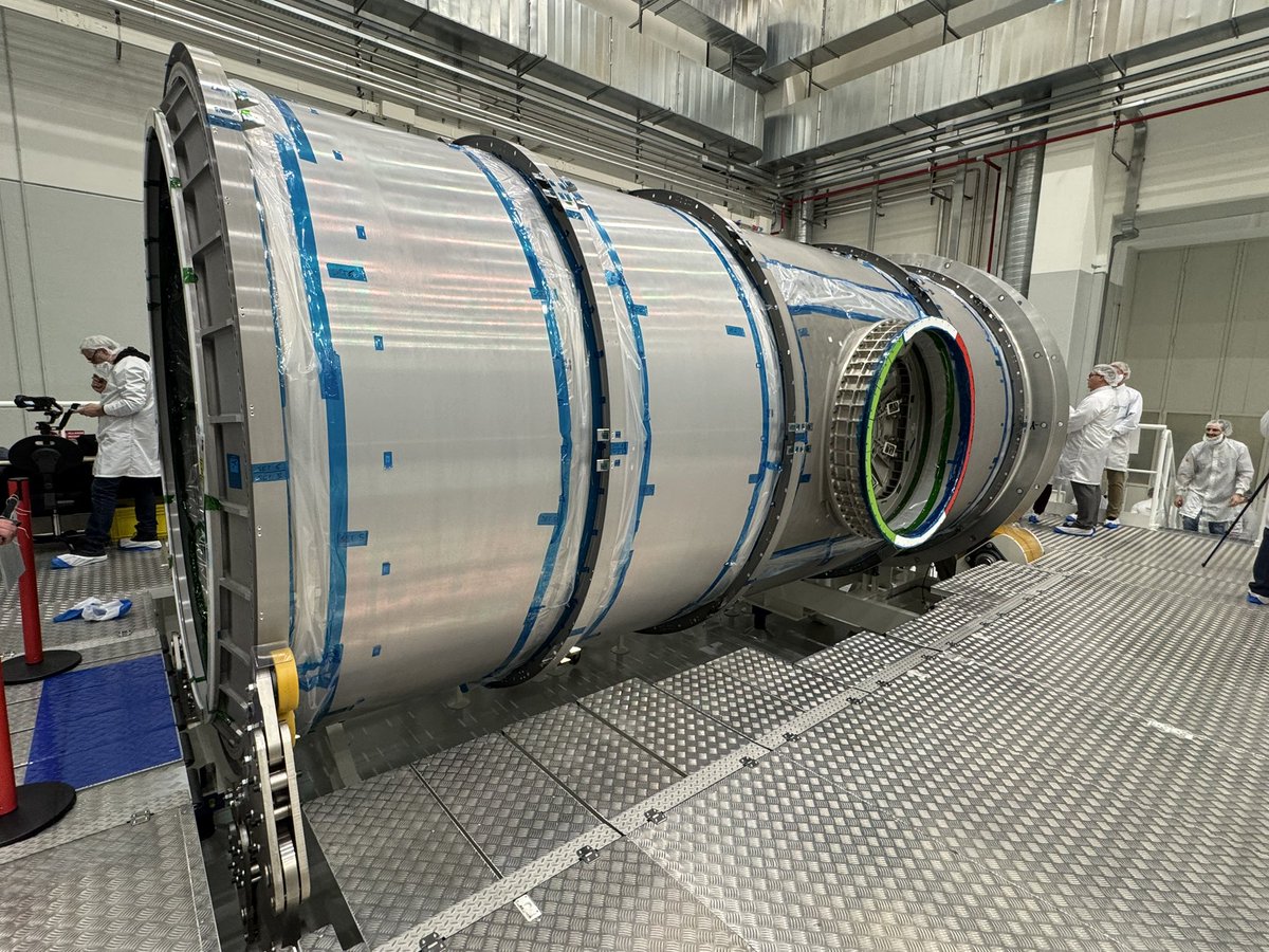 Spaceboffins's tweet image. A close up view of Gateway’s HALO module in Turin and interviews with @nasa @esa @northropgrumman @Thales_Alenia_S and astronaut @astro_matthias Plus improving space weather with @spacegovuk VIGIL mission @metoffice All on latest podcast. Link below 🚀