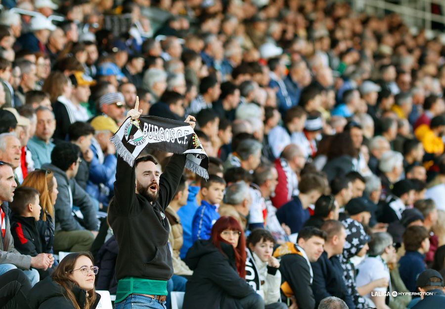 El Plantío de siempre

Comentario de opinión de Jairo Velasco sobre la actualidad del  <a href="/Burgos_CF/">Burgos Club de Fútbol</a>

burgosdeporte.com/?p=137965