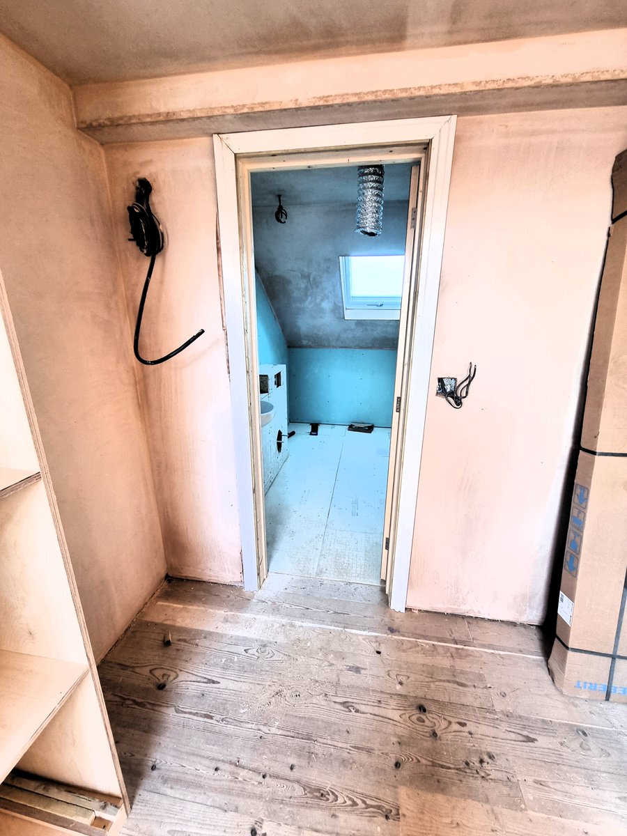 branches_wfc's tweet image. Some more behind the scenes pics of our new move on hous, from December! This is slightly out of sync chronologically with what we&apos;ve been sharing so far, but we love to see the detail and the raw reno work ha... instagram.com/p/DII2aOmuHl7/…
#moveonproject #branchehostel #hostellife