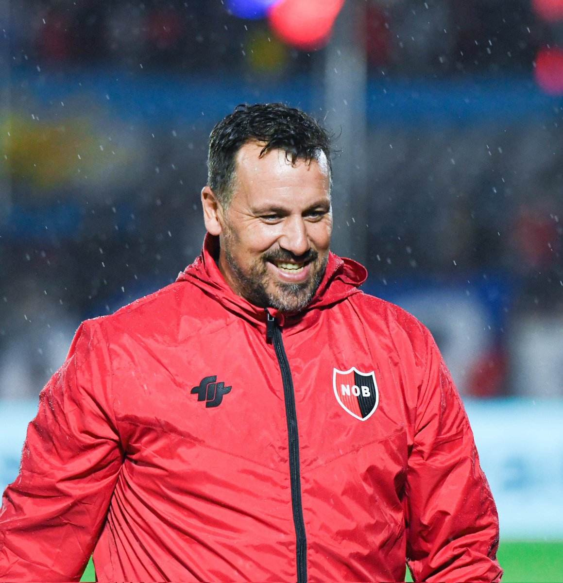 Newells's tweet photo. Jijeos en Victoria https://t.co/bONnOtiZsv