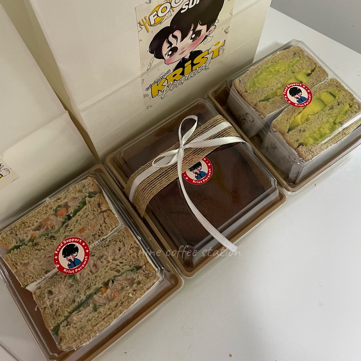 9coffeestation's tweet photo. 🥙 วันนี้มาแบบคลีนๆ
- แซนวิชเกาหลี (อะโวคาโด้, ทูน่าสลัด)
- เค้กช็อกโกแลตคลีน
- เค้กกล้วยหอมครีมชีส (อันนี้ไม่คลีน🤣)
ไม่ค่อยได้ลงรูปแต่รับทำ food support เรื่อยๆ นะคะ สนใจสอบถามได้ค่า :))
#ninecoffeestation #foodsupport #foodsupportศิลปิน #แซนวิชเกาหลี #ขนมคลีน #bakeryhomemade https://t.co/kzB6YcCfhW