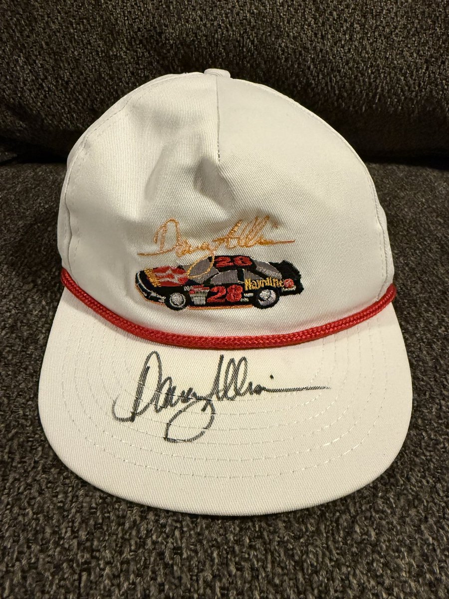 KBrzenk's tweet photo. Autographed Davey Allison hat received this when I was in high school from family friend that worked for ford and went into Ford VIP tent . Guaranteed to pass any 3rd party or money returned. Price is 250 dollars PM if interested . Hat was never worn. Will come with hat protector https://t.co/UO4SJ68Ksu