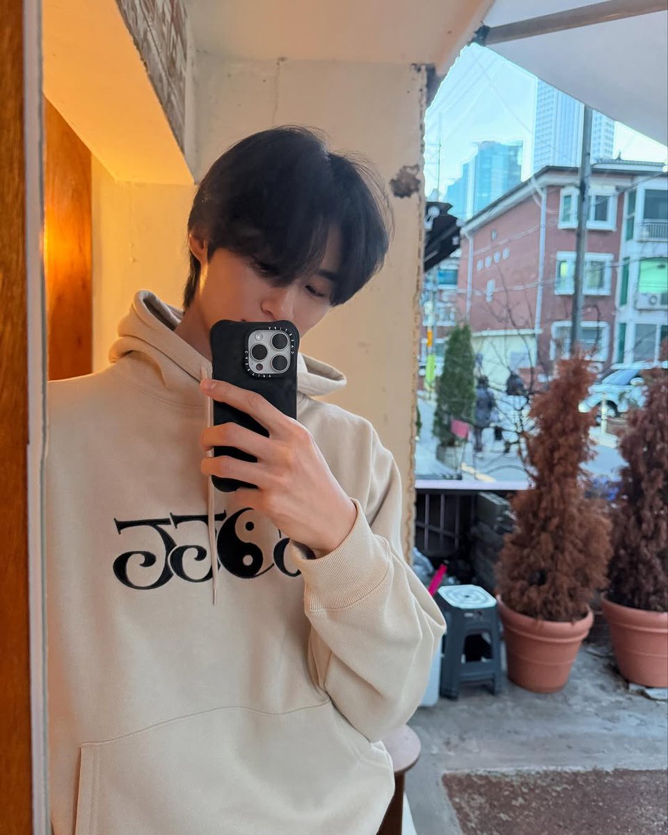 bbyeonwooseok's tweet photo. 📸

#변우석 #ByeonWooSeok #ビョンウソク #邊佑錫 #บยอนวูซอก https://t.co/rpU1HsnetP