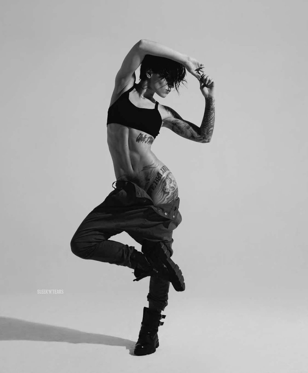 #GigaChad #GigaChadette #SLEEKNTEARS