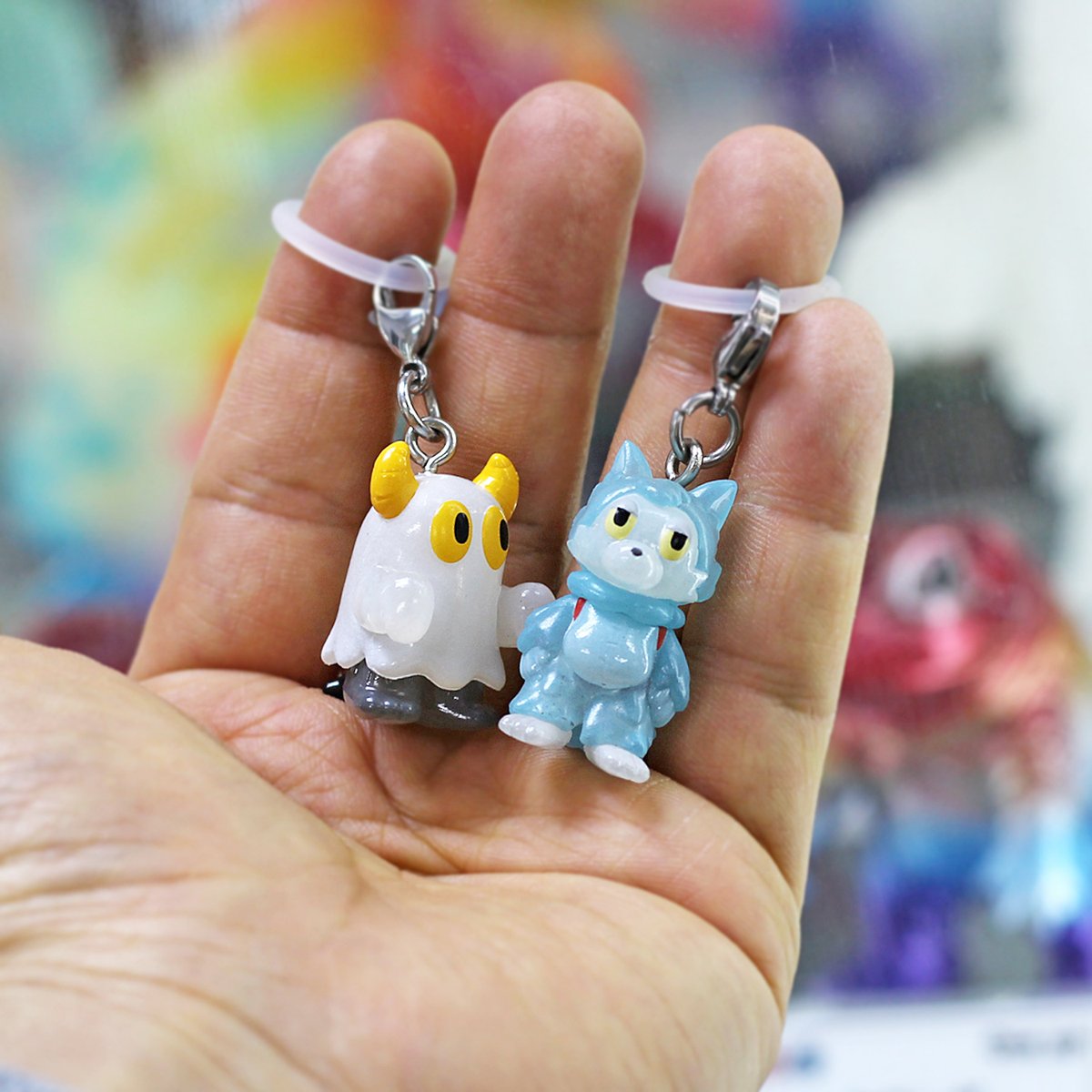 Oneuptoy's tweet image. バンダイガシャポン
あらいきりこ さんのカプセルトイ

おおかみくんとなかま めじるしアクセサリー

One up. 秋葉原店に入荷・絶賛販売中！
全6種
1回 300円
めじるしアクセサリーなので小さめサイズなのに情報量多くて良くできてる！！そして安い！
#あらいきりこ
#おおかみくん
#oneuptoy