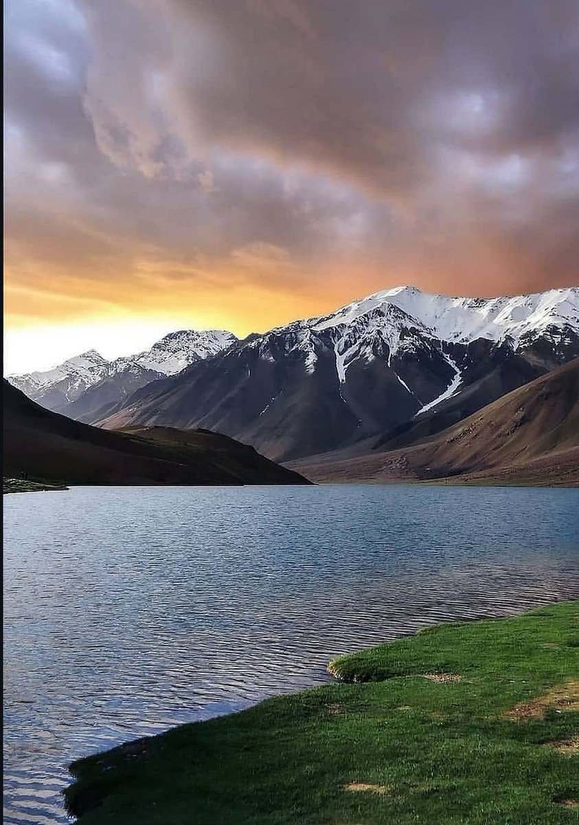 AwesomeHimachal's tweet image. 📍Chandrataal Lake, Spiti
#Chandrataal
#Spiti
#Lahaul 
#Himachal
#Stars
#AwesomeHimachal