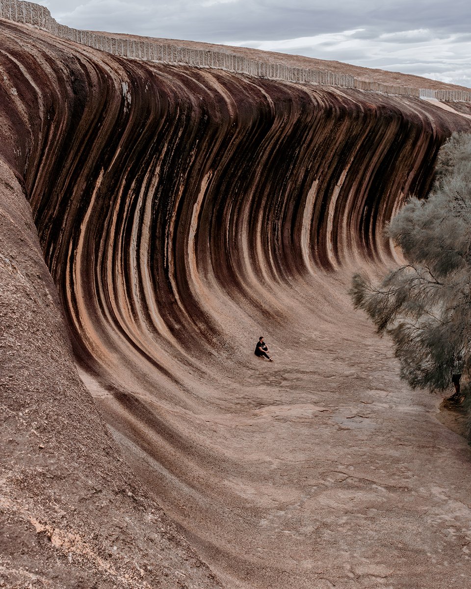 gointerstate's tweet image. Wave Rock near the Wheatbelt town of Hyden, is one of Australia’s most recognisable landforms. 🌊⁠

 It’s believed this amazing formation was more than 2,700 million years in the making.⁠
⁠
gointerstate.com.au