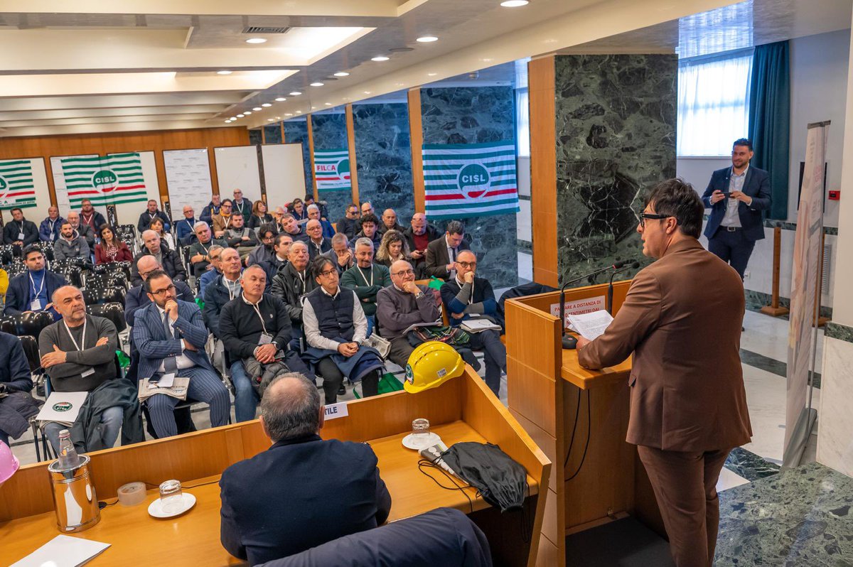 angelocasorelli (@angelocasorelli) on Twitter photo #Basilicata XIII Congresso <a href="/FilcaCislBas/">Filca Basilicata</a> #ilcoraggiodellapartecipazione eletta la nuova segretaria: AngeloCasorelli riconfermato segretario generale, affiancato dal S.G. aggiunto Egidio De Marco, e Anna Maria Pinto #Basilicata XIII Congresso <a href="/FilcaCislBas/">Filca Basilicata</a> #ilcoraggiodellapartecipazione eletta la nuova segretaria: AngeloCasorelli riconfermato segretario generale, affiancato dal S.G. aggiunto Egidio De Marco, e Anna Maria Pinto