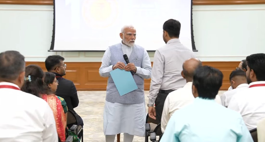 PRupala's tweet photo. In the Mudra scheme, the highest number of women have come forward. Women have applied for the most loans, received the most loans, and are also the fastest to repay them.

- PM @narendramodi ji

#10YearsOfMUDRA https://t.co/11cFMjr9Fi