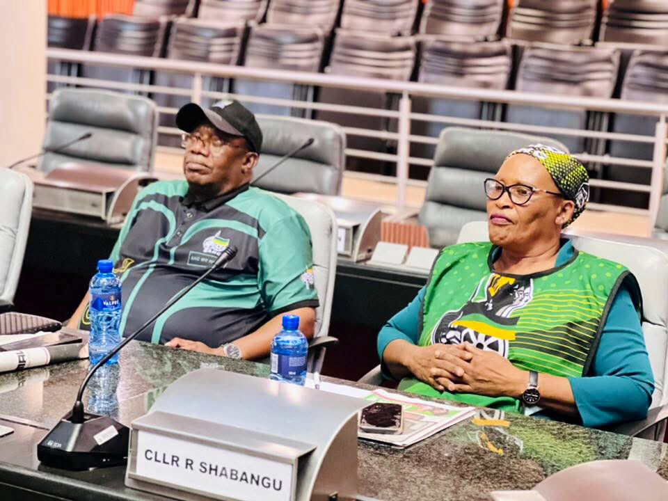 Mandla_Ndl's tweet image. We convened the Constituency Management Committee in Ehlanzeni District yesterday. Our focus is to strengthen branches and fostering unity across the province. This committee ensures that community programs are implemented to fast track service delivery.

#ANCRenewal
#ANCAtWork…