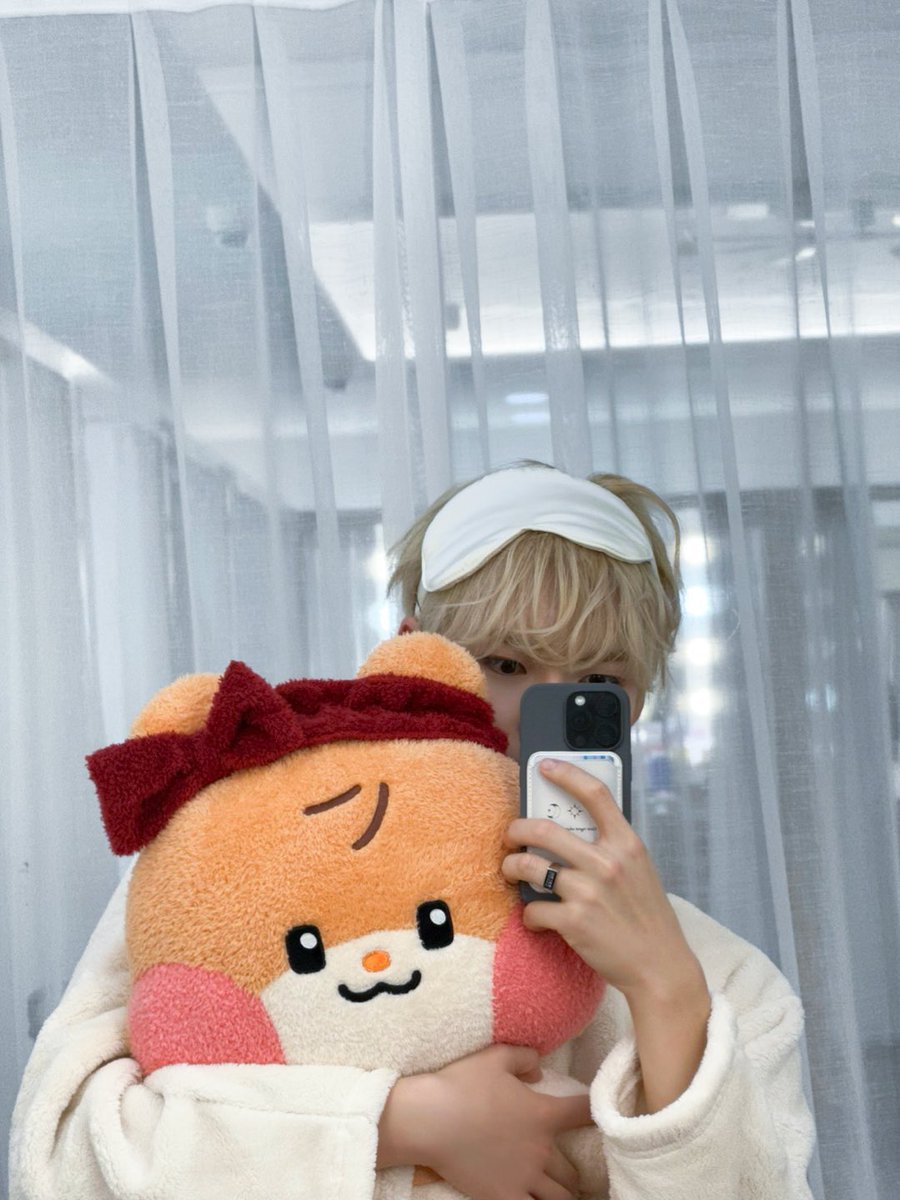 ᴍɪɴᴛ tweet media