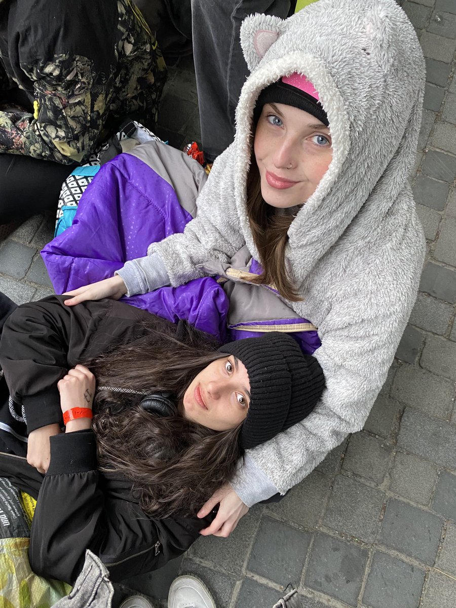 myonlyyfriend's tweet photo. pushed on through despite no oldies station |-/ https://t.co/s0H57szipG