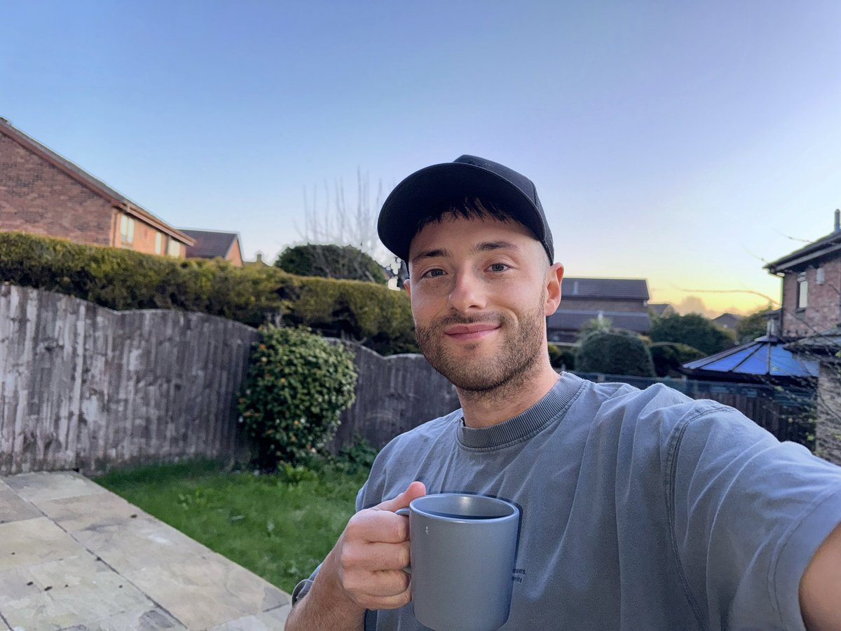 Happy Tuesday everyone. Those goals aren’t going to accomplish themselves.

Let’s get out there and make them happen. ❤️

Ps… come join us for FREE mindset coaching at 12:30pm lunchtime today over in my “Online Business Growth Hub” Facebook group.