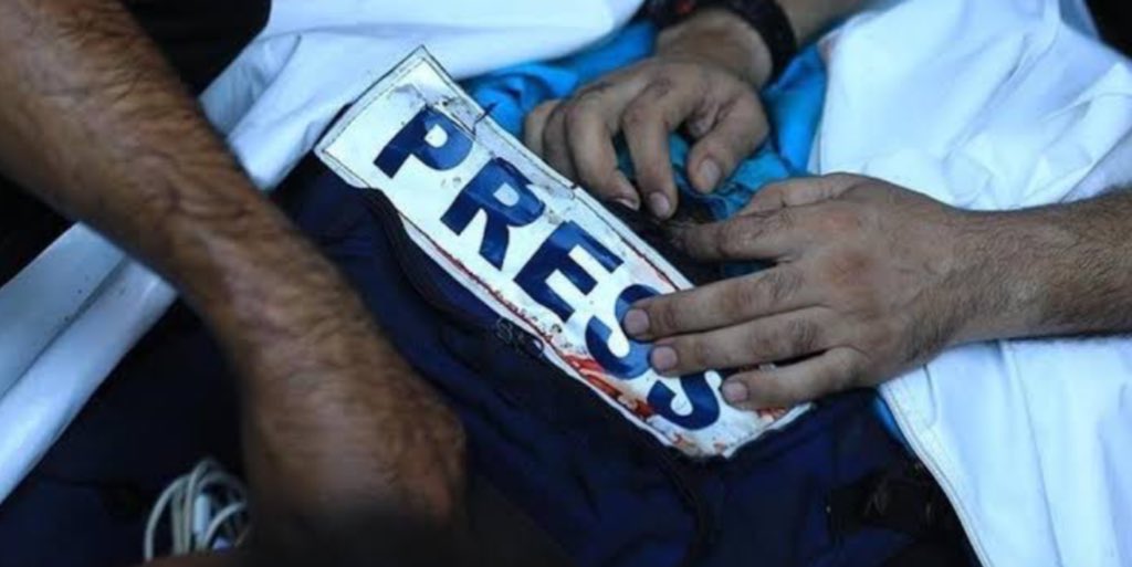 An Israeli attack on a journalists' tent in the Gaza Strip killed a journalist named Hilmi al-Faqawi and injured many others. 210 journalists were killed in Israeli attacks. We condemn this attack and invite international organisations to react.