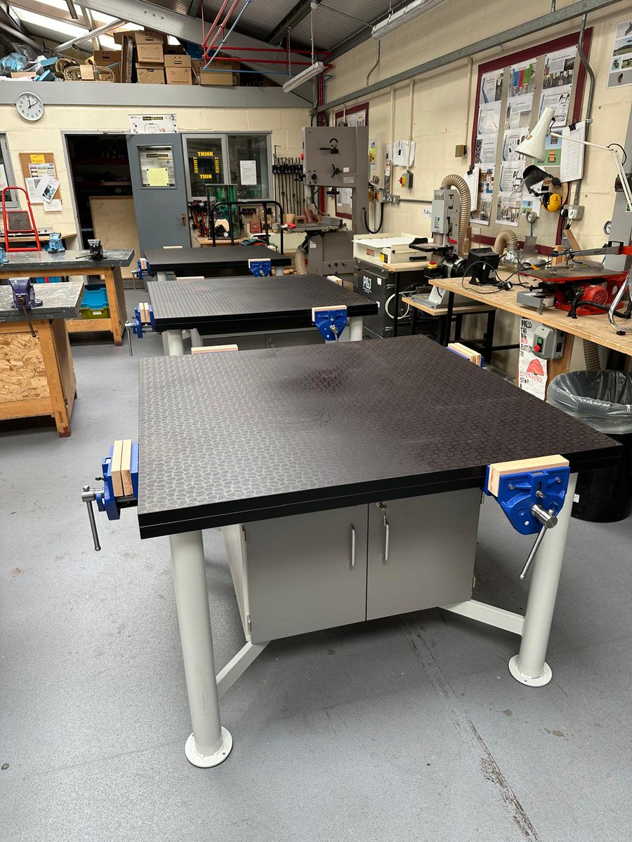 GroupNortek's tweet photo. Three new CRFT 1000 workbenches with leg room cupboards underneath. The client specifically wanted RAL7035 Light Grey metalwork, and we obliged as we powder coat in-house

#justsaying #craftworkbenches #madeintheuk. https://t.co/cJFOSjEGyr