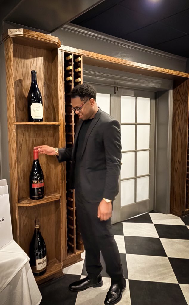 byDRiches_'s tweet image. lunch w/ #CoachNY♟️🏁 #ExpressPartner