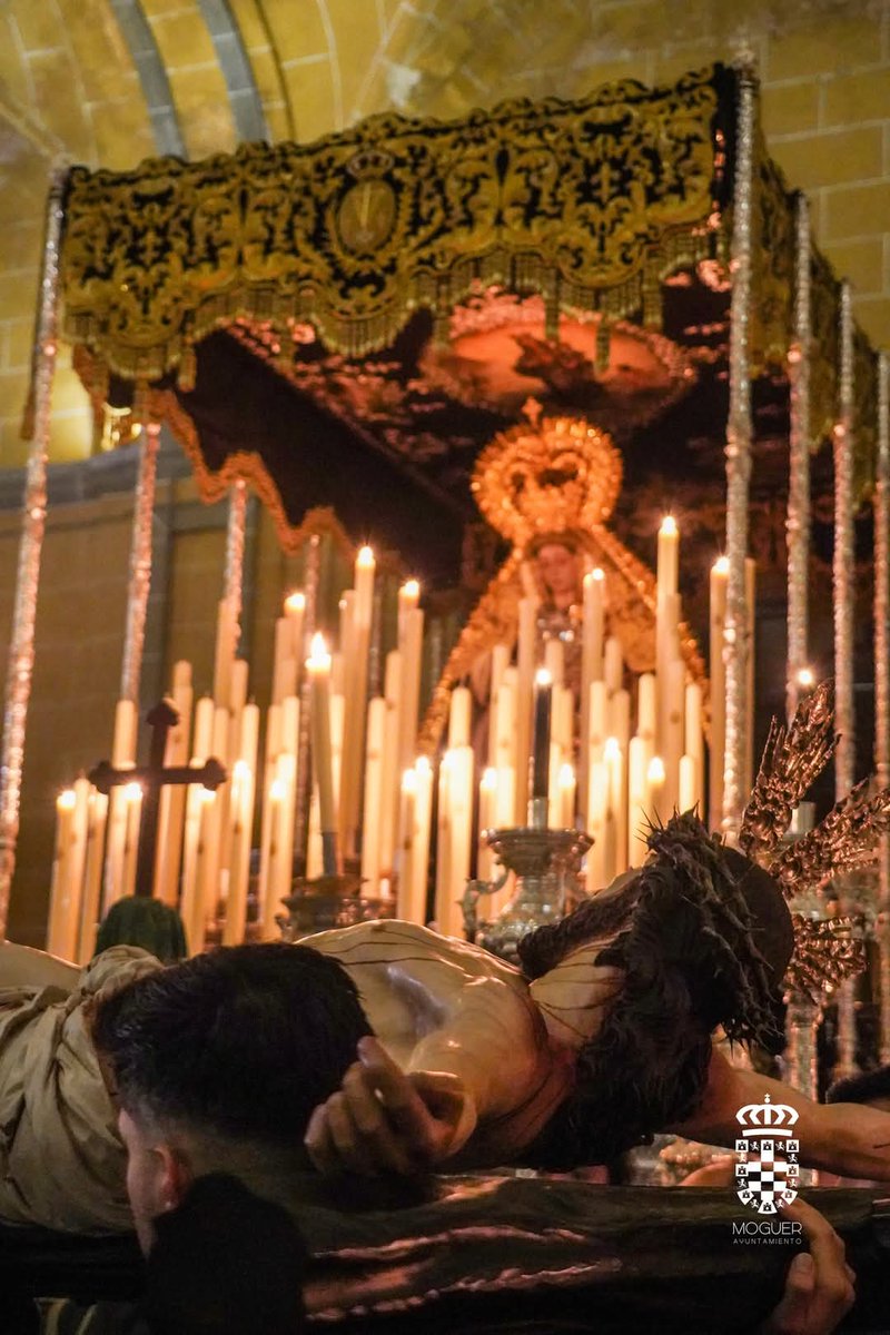 VeraCruz_Moguer's tweet photo. 🟢 Galería del traslado y subida al paso del Cristo de la Vera+Cruz #veracruzmoguer #traslado #cuaresma2025 #moguer https://t.co/oEzESswkxJ