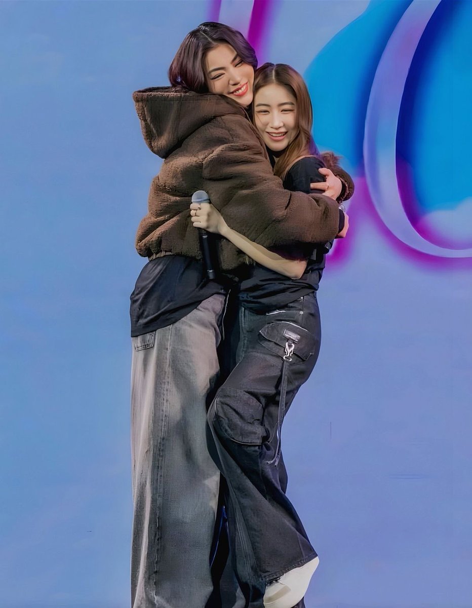 bonuskaaa's tweet photo. คู่กัน🌻🫧🦋
#fayeyoko
#FayeYokoForever https://t.co/zoCiAWxeOa