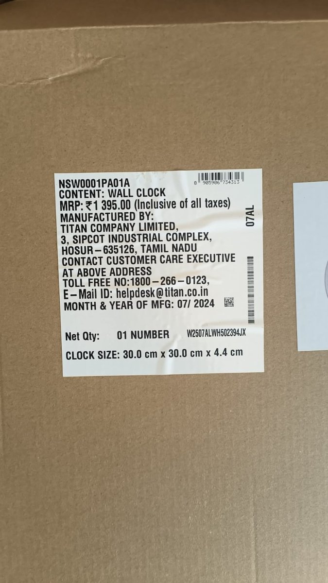 AAmithraj's tweet photo. @flipkartsupport @Flipkart @jagograhakjago 

Ordered 3 clocks from Flipkart. Got them on time, but shocked to see the MRP is lower than billed! Also, the current price is ~₹300 less than my purchase price. 
Raised a complaint no answer rcvd yet

@flipkartCOMPLN whats going on? https://t.co/3UP3jQvO0i