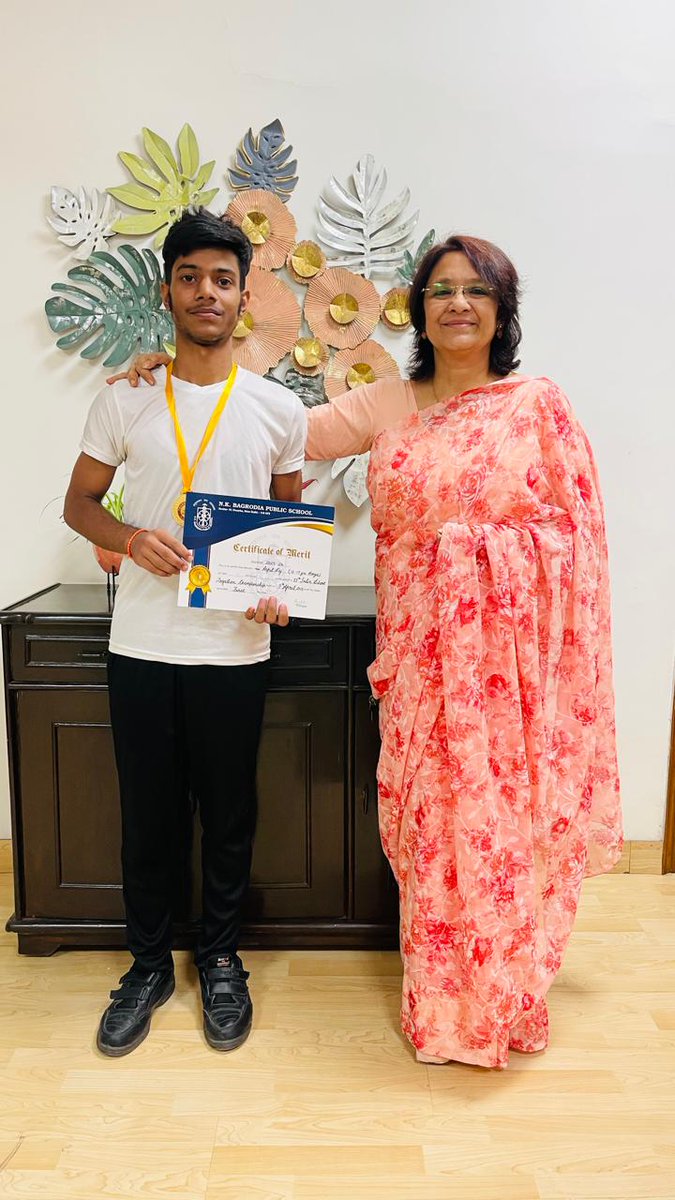 Arpit Raj of Class XI clinched the gold medal at Yogathon 2025, hosted by N. K. Bagrodia Public School, New Delhi. The event witnessed the spirited participation of over 350 students from various schools across Delhi and the NCR region.
#yogathon 
#summerfieldsschool 
#yogaasana