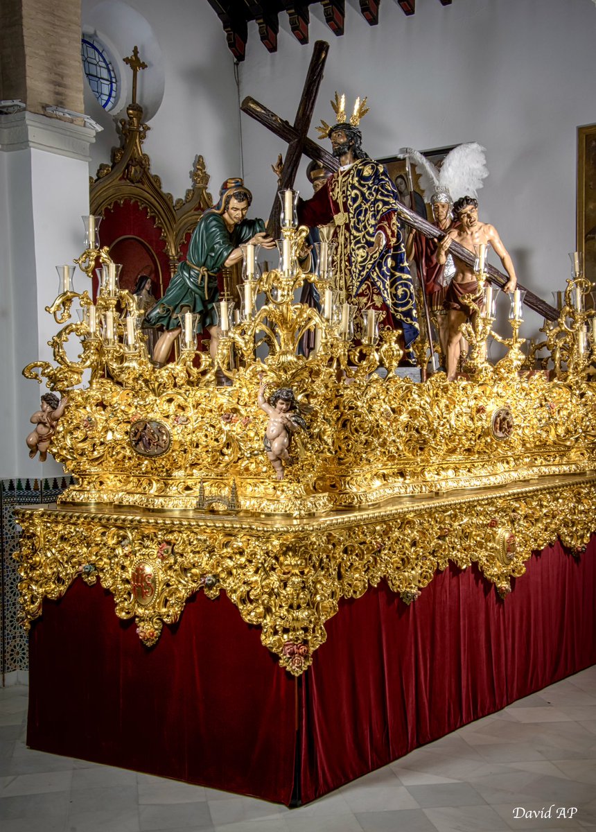 HermandadPaz's tweet photo. ➡️ Nuestro Padre Jesús de la Victoria preside su paso procesional a la espera de un nuevo Domingo de Ramos.

Viste túnica bordada por Leopoldo Padilla (1949) y mantolín bordado por el taller de Sucesores de Esperanza Elena Caro (2024). 

📷: @davidariaspozo https://t.co/dPDA4hewOA